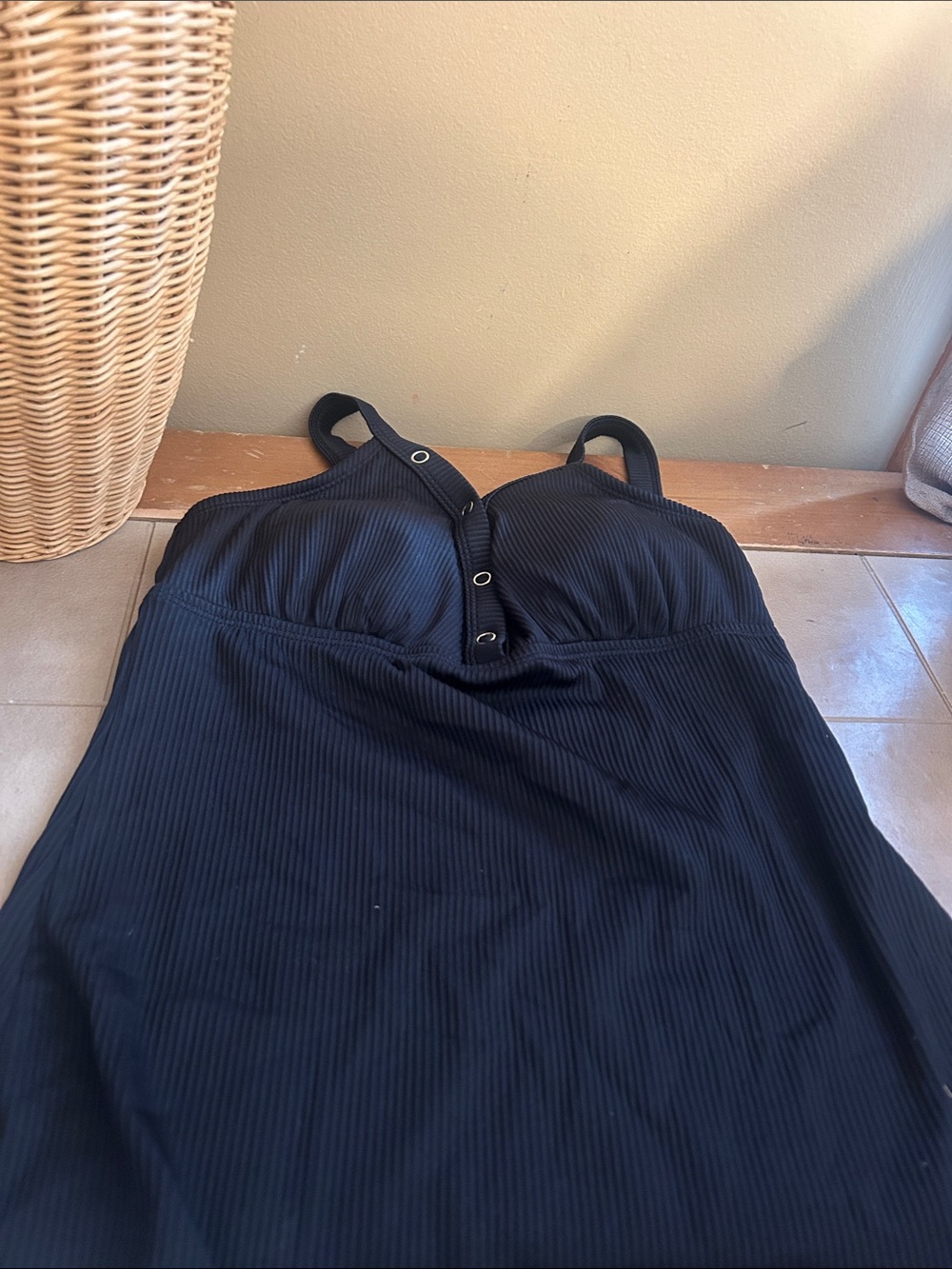 Black‎ Ribbed Swim Top M